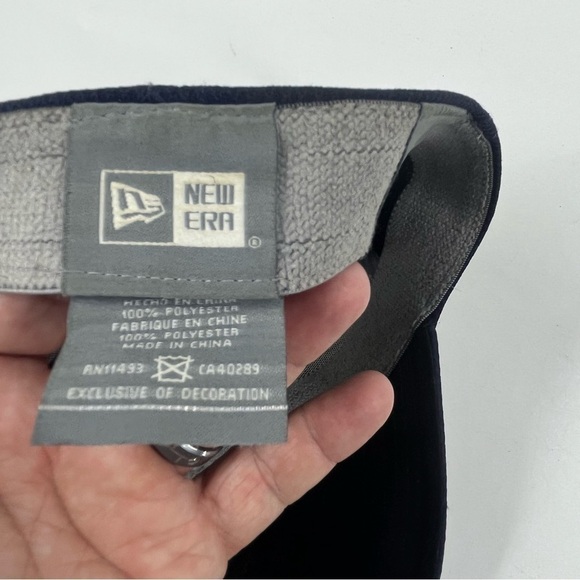 Oakley Surf/ Fishing Cap - Picture 5 of 5